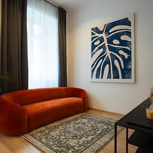  Apartment 2-rooms 10 Min Away From Center
