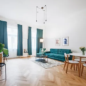  Apartment Brand Cozy