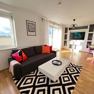 Penthouse Near Station With Free Parking Wiedeń