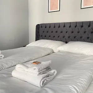  Apartment Malfatti Urban Oasis