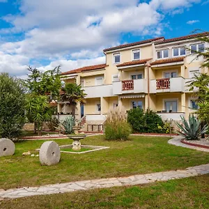https://appartements-strand-vir.hotelinzadar.com
