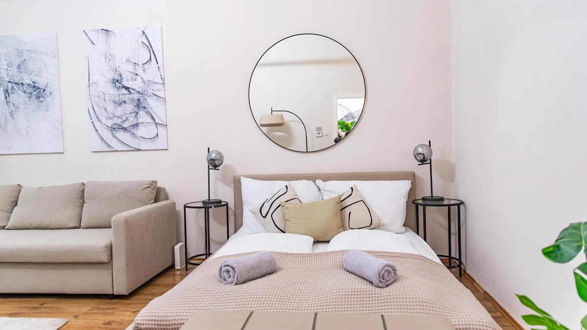 Apartment Stylish Apartment, Next To Schloss Belvedere Vienna