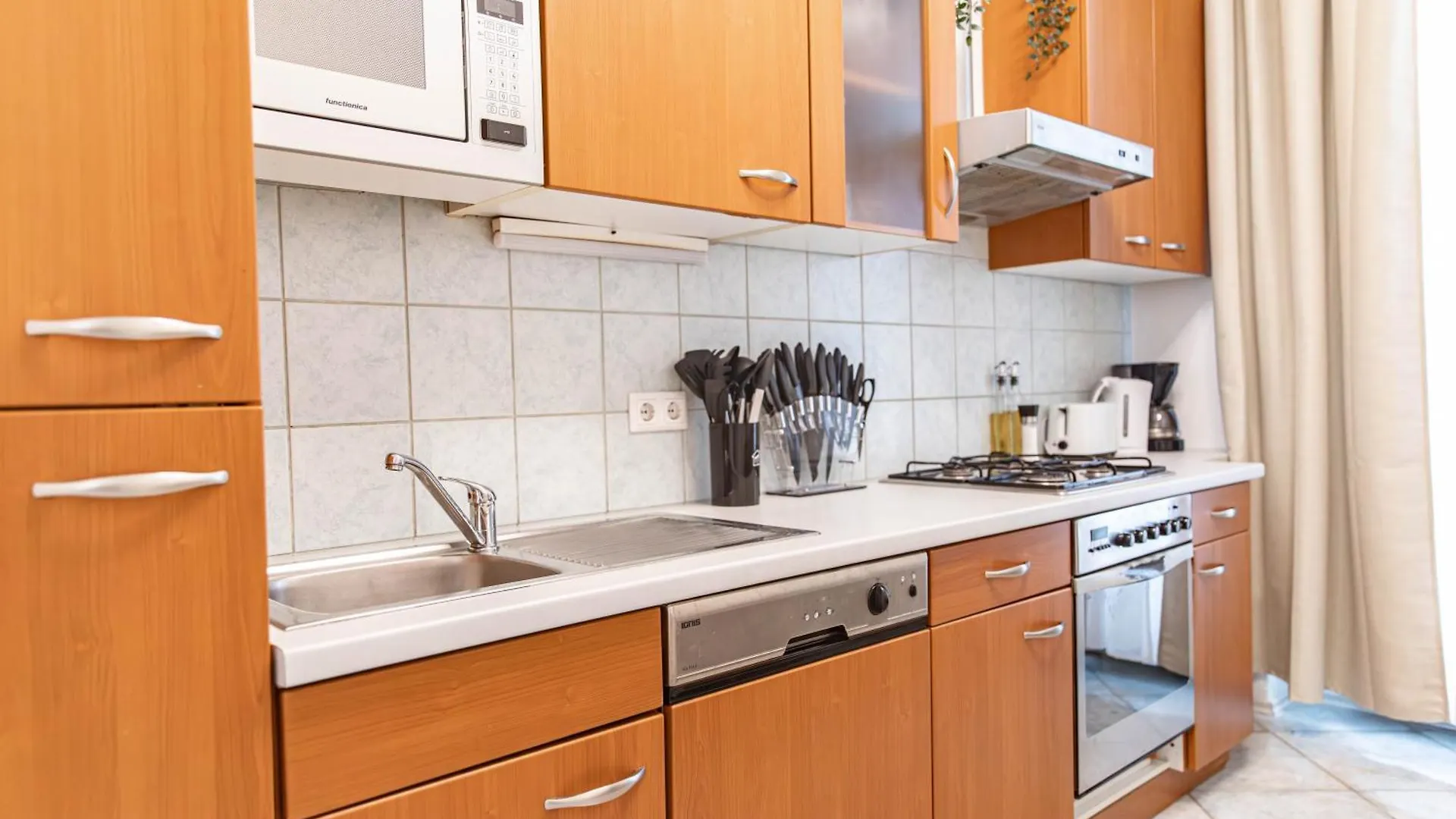 Stylish Apartment, Next To Schloss Belvedere Vienna Apartment