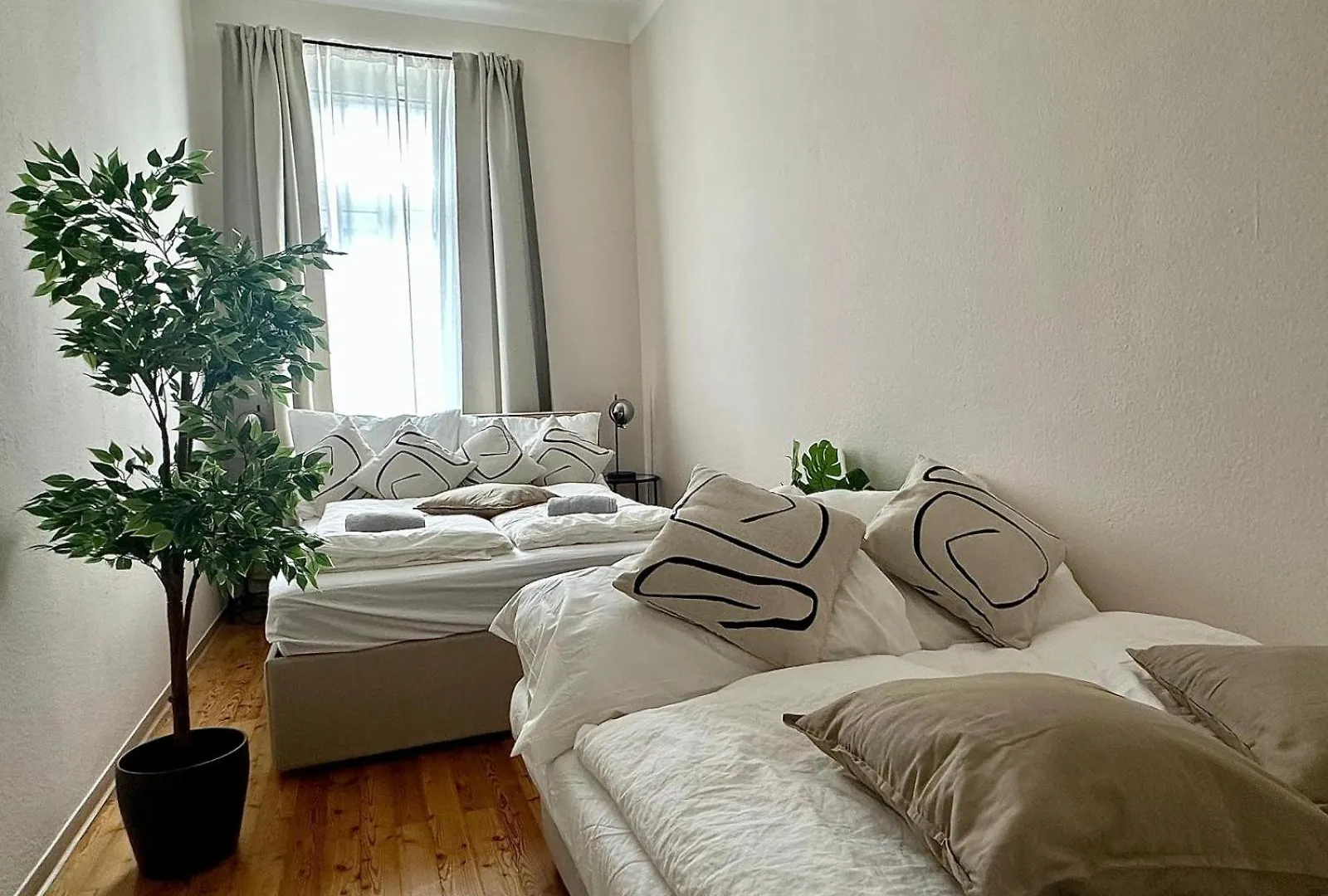 Apartment Stylish Apartment, Next To Schloss Belvedere Vienna